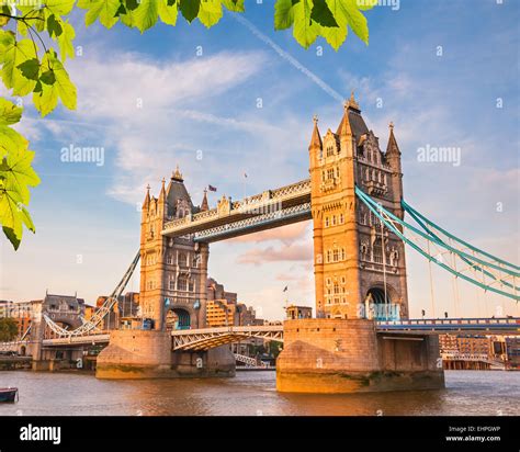 Tower Bridge Stockfotos Und Bilder Kaufen Alamy