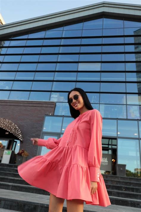 Платье кораллового цвета | Bell sleeves, Bell sleeve top, Tops