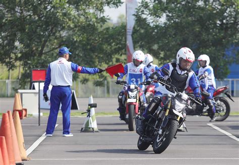 kompetisi instruktur safety riding