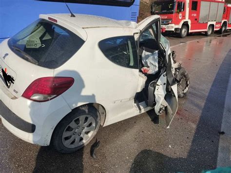 Nova Tragedija Na Bh Cestama U Sudaru Peugeota I Autobusa Jedna Osoba