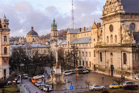 Avisos Da Embaixada Portuguesa Fiquem Em Kiev Saiam De Lviv SIC