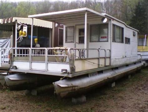 Pontoons: Houseboat Pontoons For Sale Australia