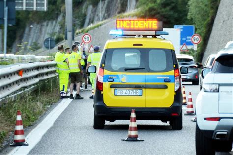 Tamponamento Sul Ponte Statale Bloccata Traffico In Tilt Anche A Lecco