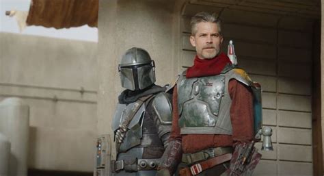 Din Djarin Aka Mando And Cobb Vanth Olyphant Mandalorian Timothy Olyphant