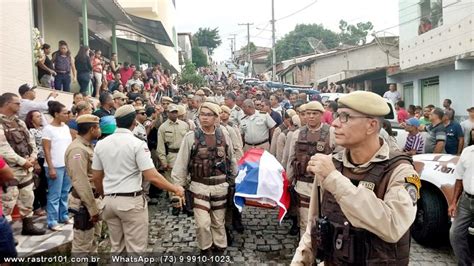 Corpo De Sargento Morto Por Bandidos Sepultado Honras Militares