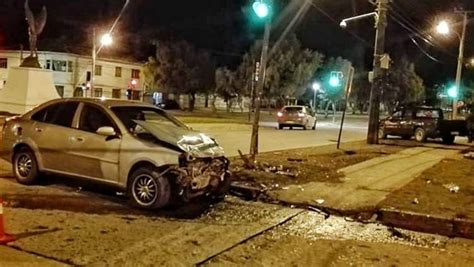 Pta Arenas Un Conductor Con Lesiones Graves Tras Fuerte Colisi N