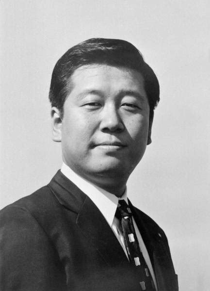 若き日の小沢一郎氏。正確な撮影日は：剛腕政治家・小沢一郎氏の軌跡 写真特集：時事ドットコム