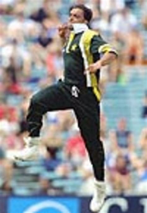 Shoaib Akhtar ; Thumbnail Action Portrait Bowling | ESPNcricinfo.com