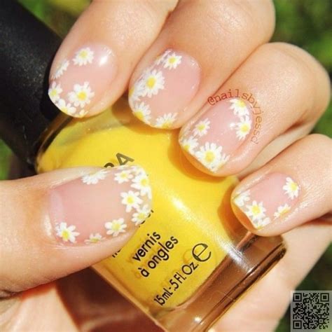 Daisy Nails Floral Nails Daisy Nail Art Art Floral Nail Polish