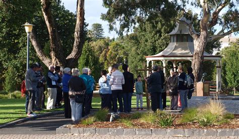 The Uniting Church Celebrates Easter Crosslightcrosslight