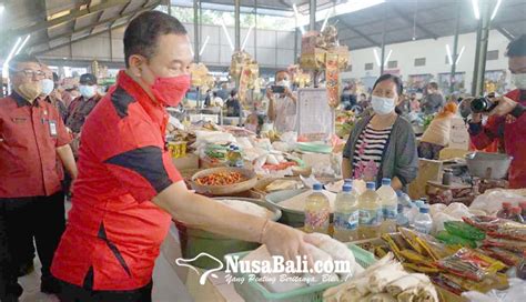 NUSABALI Bupati Pantau Harga Sembako Di Pasar Karangsokong