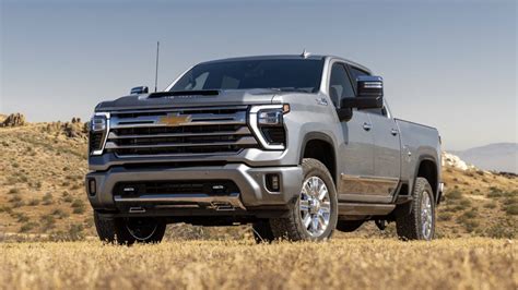 General Motors Recalls 323 000 Hd Trucks With Tailgate Issues