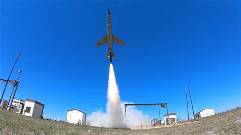 Skyborg Makes First Flight Aboard Kratos Mako | Air & Space Forces Magazine