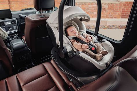 Autosedačka Britax Römer Baby Safe Pro Night Blue Dětský růžek