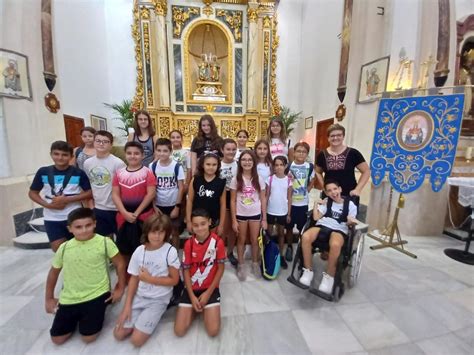 Alumnos Del Colegio Juan Xxiii Visitan A Los Patronos Del Pueblo En La