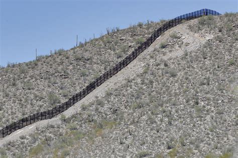 Work on more border wall starts in Arizona, New Mexico