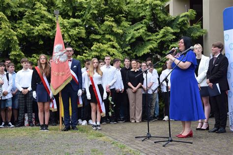 Zako Czenie Roku W Powiecie Brzeskim Przyznano Stypendia Najlepszym