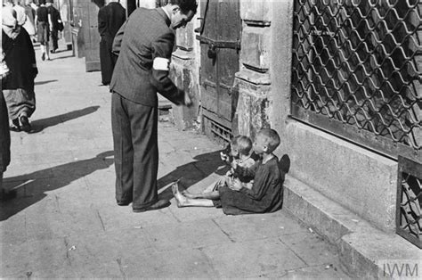 Daily Life In The Warsaw Ghetto Through Rare Photographs 1941 Rare