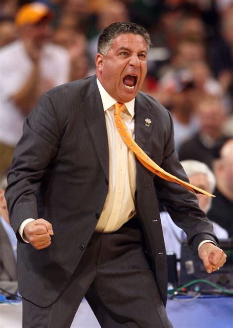 Tennessee reduces basketball coach's pay - UPI.com