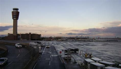 Uber, Lyft get access to Sky Harbor Airport