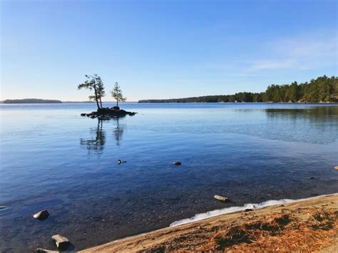 A Winter Hike Along The Peninsula At Murphys Point Provincial Park Au