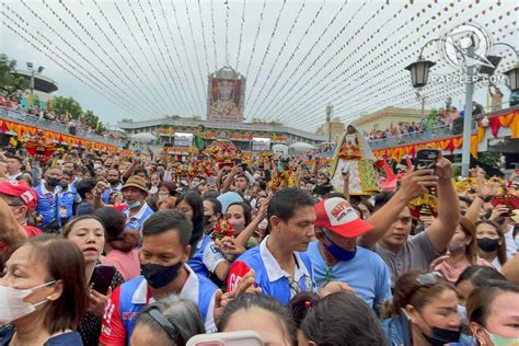 Rappler On Twitter Devotees Gather Outside The Basilica Minore Del