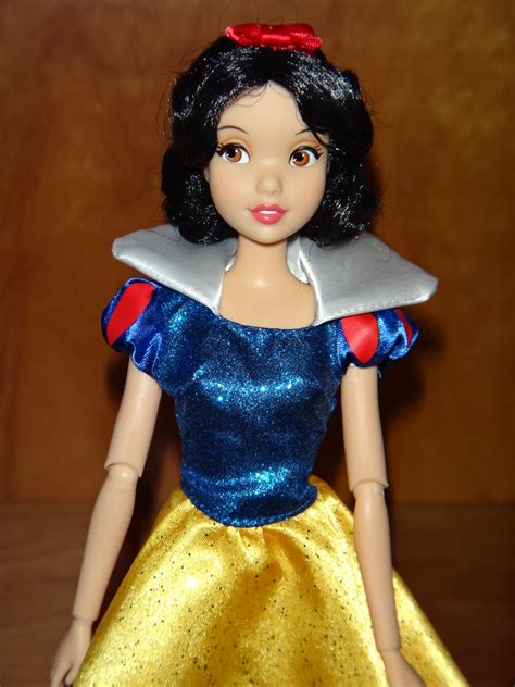 Snow White 2012 Classic Disney Princess 12 Doll Deboxed Hair