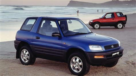 30 años de historia del Toyota RAV4 contados a través de sus cinco