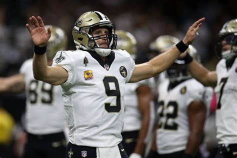 Drew Brees Becomes Nfls All Time Passing Leader Peyton Manning