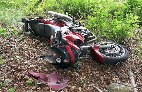 Motorradfahrer Verletzt Sich Bei Sturz Schwer