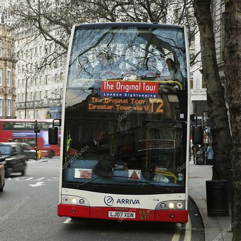 Open-top City Tour Bus, London – Stock Editorial Photo © anizza #12200283