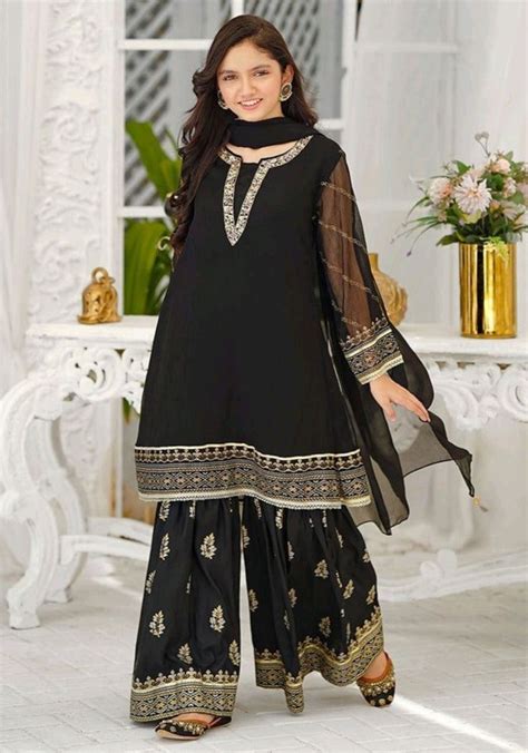 Pin By Princess On Aina Asif Beautiful Pakistani Dresses Party Wear