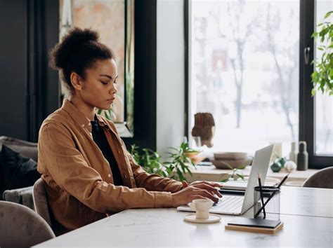 Devenir assistant virtuel l équilibre parfait entre travail et voyage