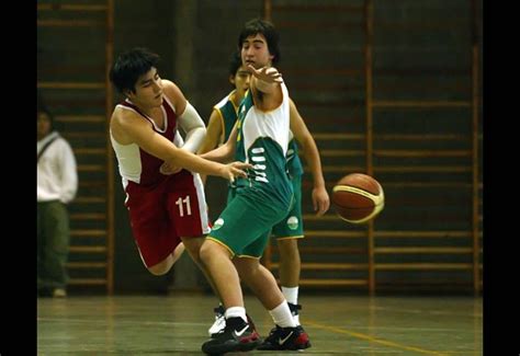 B Squetbol Verbo Divino Vs Alonso De Ercilla Emol Fotos