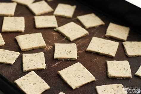 Herbed Qunioa Crackers Recipe