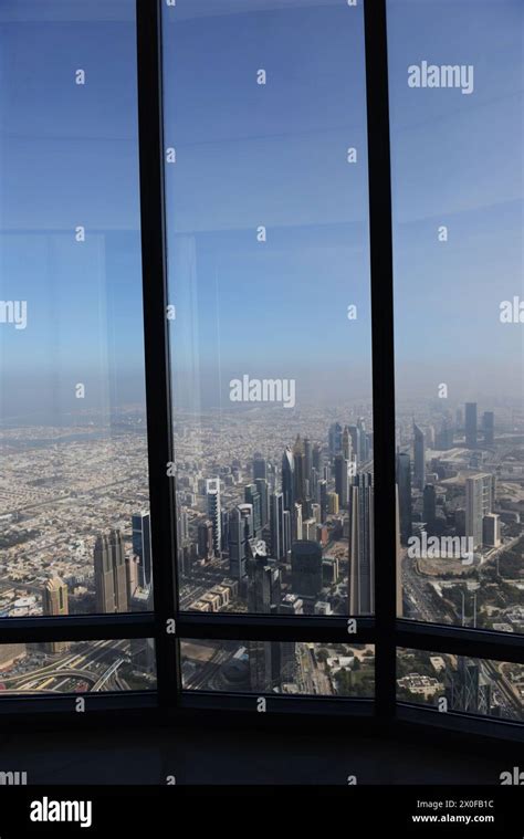 Spitze des burj khalifa Fotos und Bildmaterial in hoher Auflösung Alamy