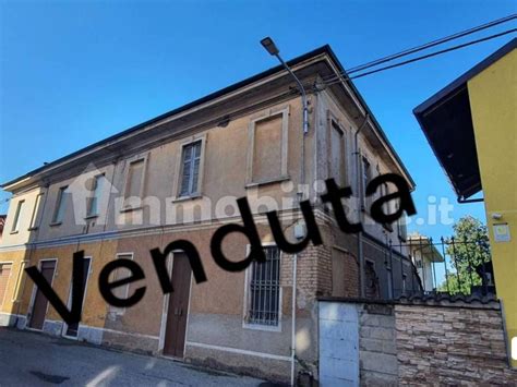 Vendita Villa Bifamiliare In Via Alfonso La Marmora 19 Busto Arsizio