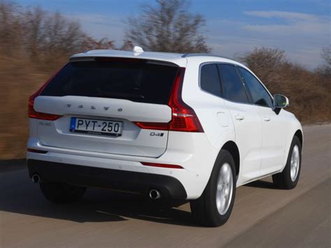 Hosszútávfutó Volvo XC60 D4 AWD Aut teszt Autó Motor