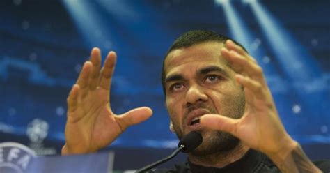 La jueza impide que un psicólogo contratado por Dani Alves examine a la