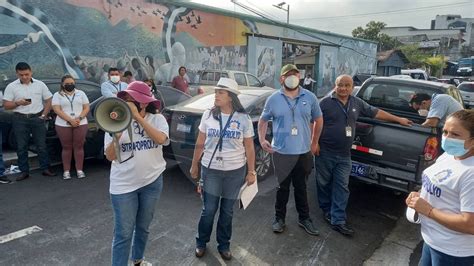 La Prensa Gráfica on Twitter Sindicalistas del Fondo de Protección de