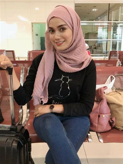 Pin Oleh มูฮัมหมัดมัรย ลาเต๊ะบือริง Di Quick Saves Jilbab Cantik Wanita Cantik Kecantikan