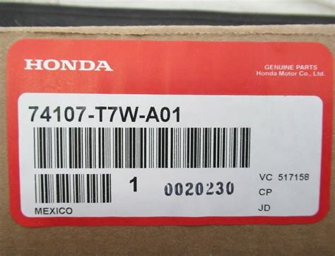 Genuine OEM Honda 74107 T7W A01 Passenger Front Fender Flare Molding 16