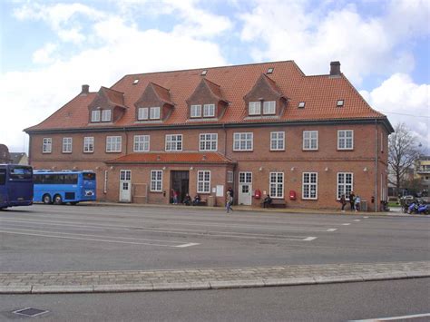 Den Korte Avis På vej hjem fra skole blev 14 årig udsat for