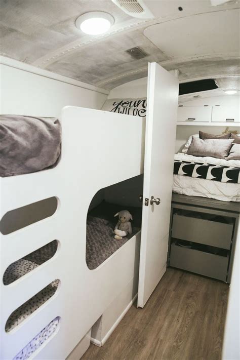 This Family of 7 Shares a Stylish 250-Square-Foot School Bus | School ...