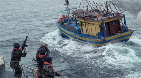 Enam Kapal Pencuri Ikan Berbendera Vietnam Ditangkap Di Natuna