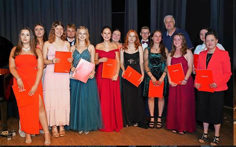 Abiturientinnen Und Abiturienten Des Warndt Gymnasiums V Lklingen