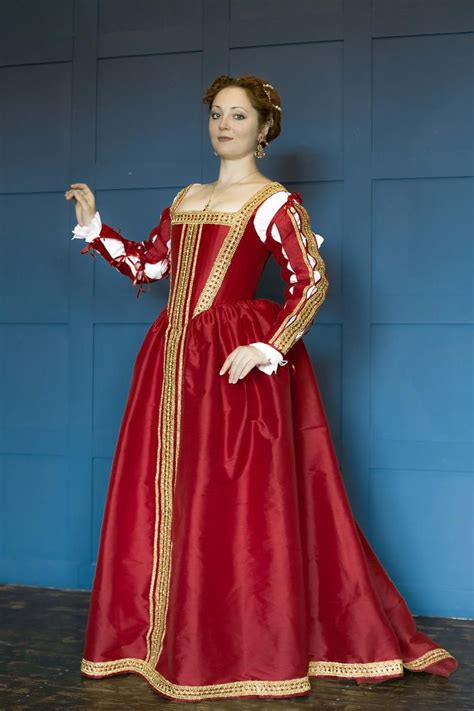 Red And Gold Renaisance Dress 1500s Italian Renaissance Gown Etsy