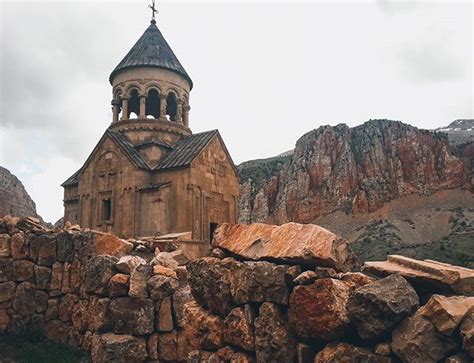 Noravank è sicuramente uno dei monasteri meno comodi da raggiungere