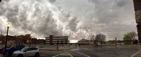 Front moving through Independence, Missouri : weather