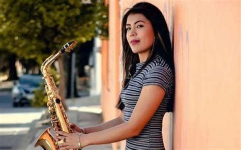 Saxofonista atacada con ácido en Oaxaca teme que persista la impunidad